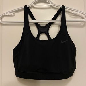 Nike sports bra size M